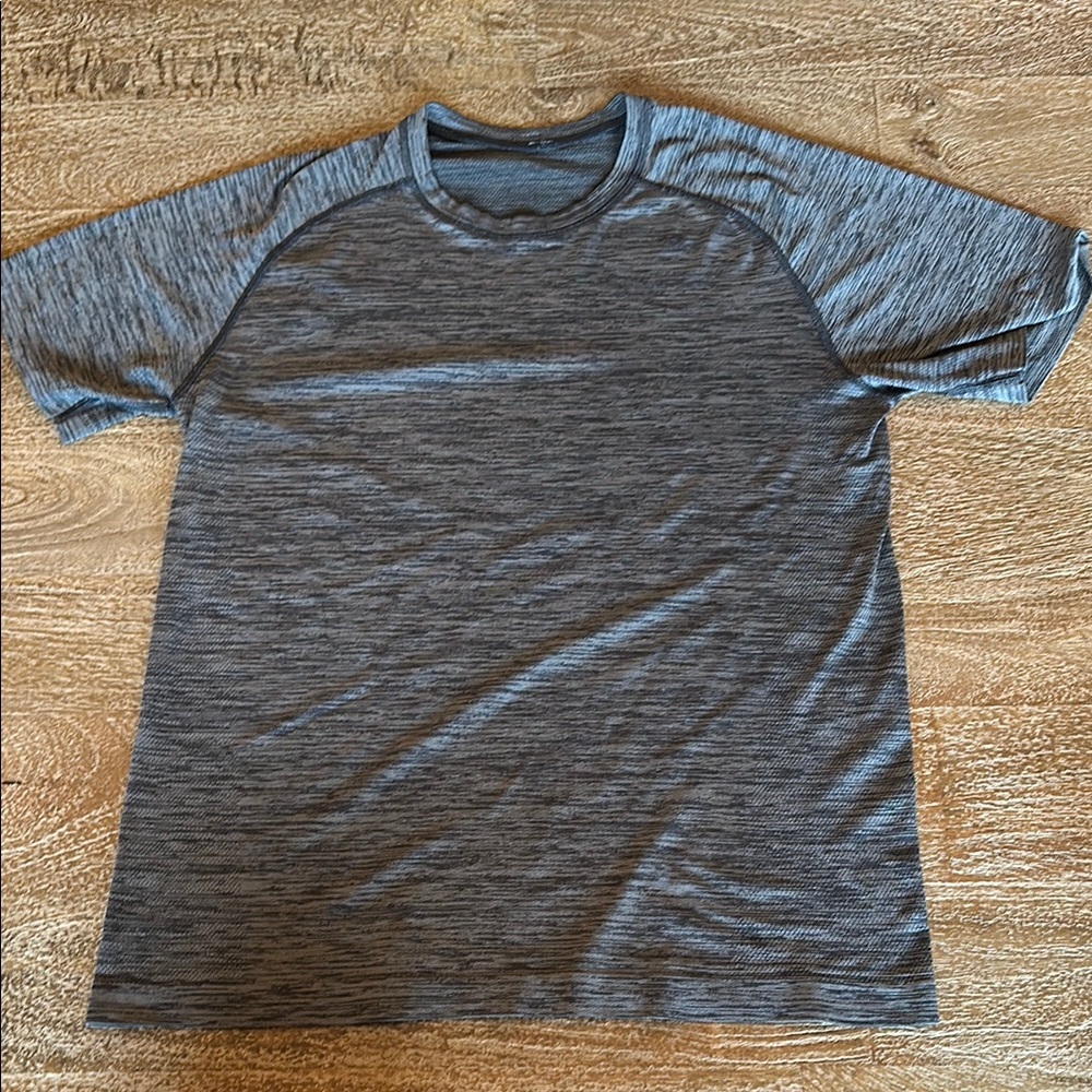 lululemon athletica Gray Short Sleeve Tee